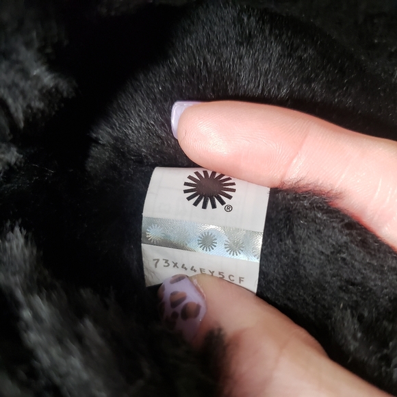 UGG Classic Tall Boots Black Fur Authentic Womens 8 Winter Australia Designer - Picture 8 of 9